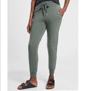 Athleta Bali green balance jogger pants sweatpants